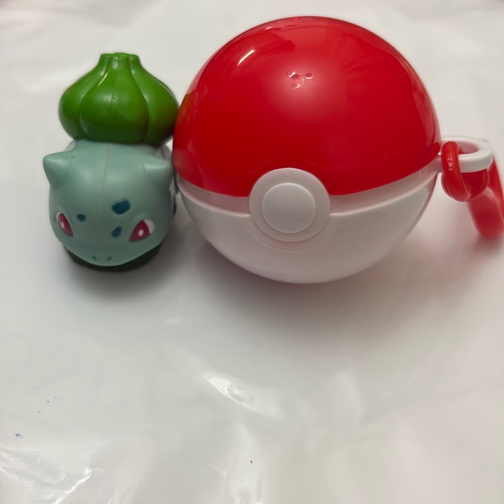 1999 Burger King Pokemon #1 Bulbasaur with Pokeball - Picture 1 of 12